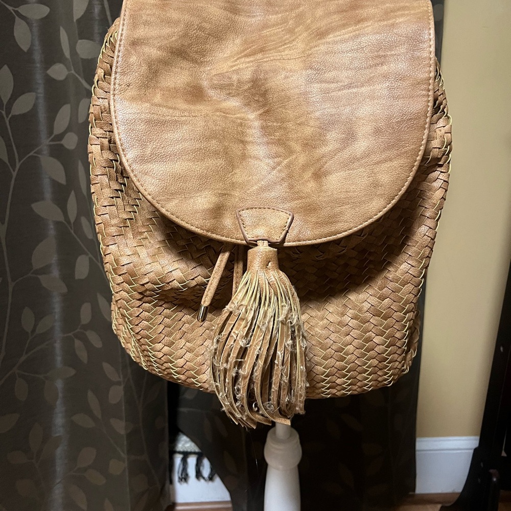 Woven Backpack - Picture 4 of 6